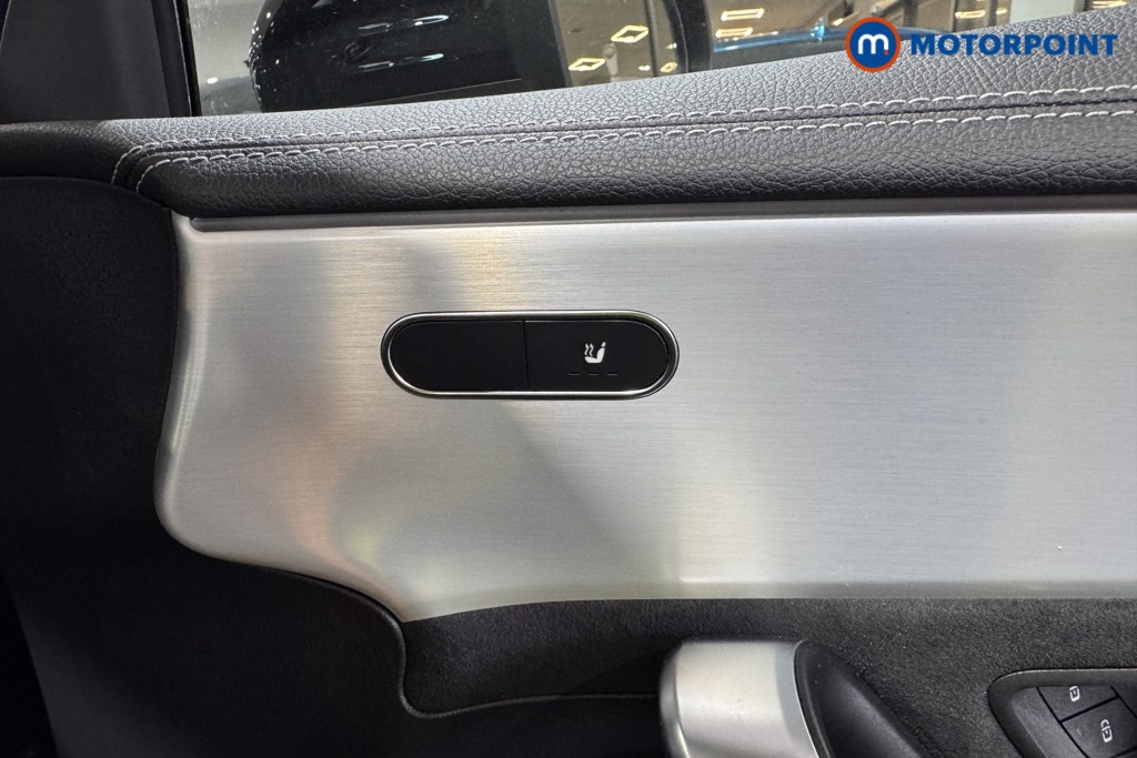 Mercedes-Benz A Class Amg Line Executive Edition Automatic Petrol Hatchback - Stock Number (1620288) - 9th supplementary image