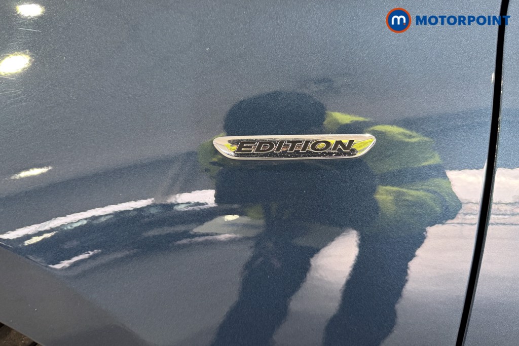 Mercedes-Benz A Class Amg Line Executive Edition Automatic Petrol Hatchback - Stock Number (1620288) - 26th supplementary image