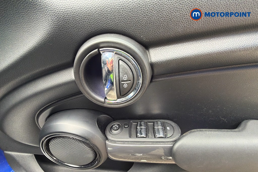 Mini Hatchback Cooper Classic Manual Petrol Hatchback - Stock Number (1621855) - 20th supplementary image