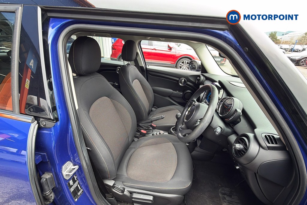 Mini Hatchback Cooper Classic Manual Petrol Hatchback - Stock Number (1621855) - 22nd supplementary image