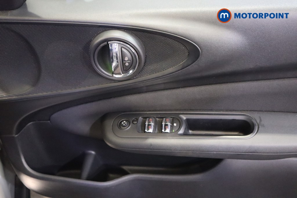 Mini Clubman Cooper Manual Petrol Estate - Stock Number (1622364) - 13th supplementary image