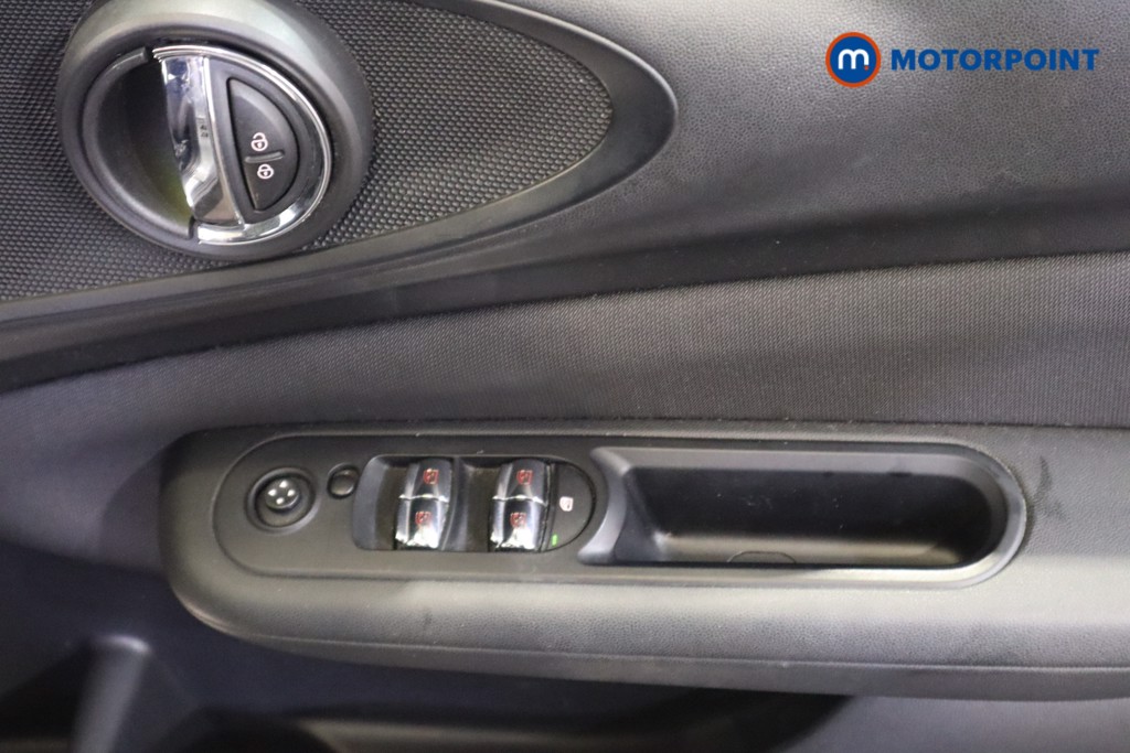 Mini Clubman Cooper Manual Petrol Estate - Stock Number (1622364) - 14th supplementary image