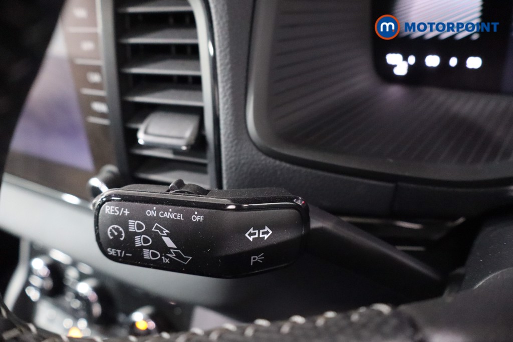 Skoda Karoq Sportline Manual Petrol SUV - Stock Number (1622541) - 14th supplementary image