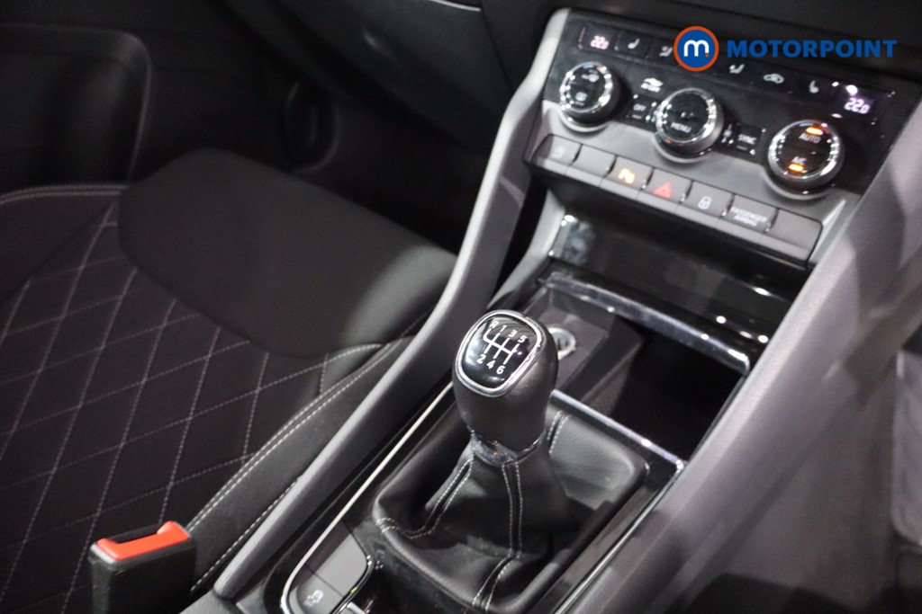 Skoda Karoq Sportline Manual Petrol SUV - Stock Number (1622541) - 23rd supplementary image