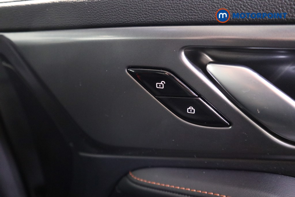 Mg Motor Uk HS SE Automatic Petrol-Electric Hybrid SUV - Stock Number (1623001) - 12th supplementary image