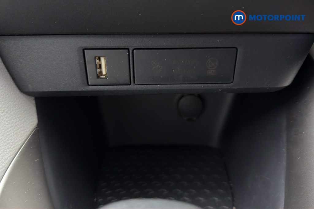 Toyota Yaris Excel Automatic Petrol-Electric Hybrid Hatchback - Stock Number (1623574) - 17th supplementary image