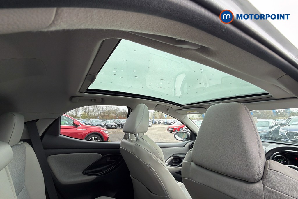 Toyota Yaris Excel Automatic Petrol-Electric Hybrid Hatchback - Stock Number (1623574) - 32nd supplementary image