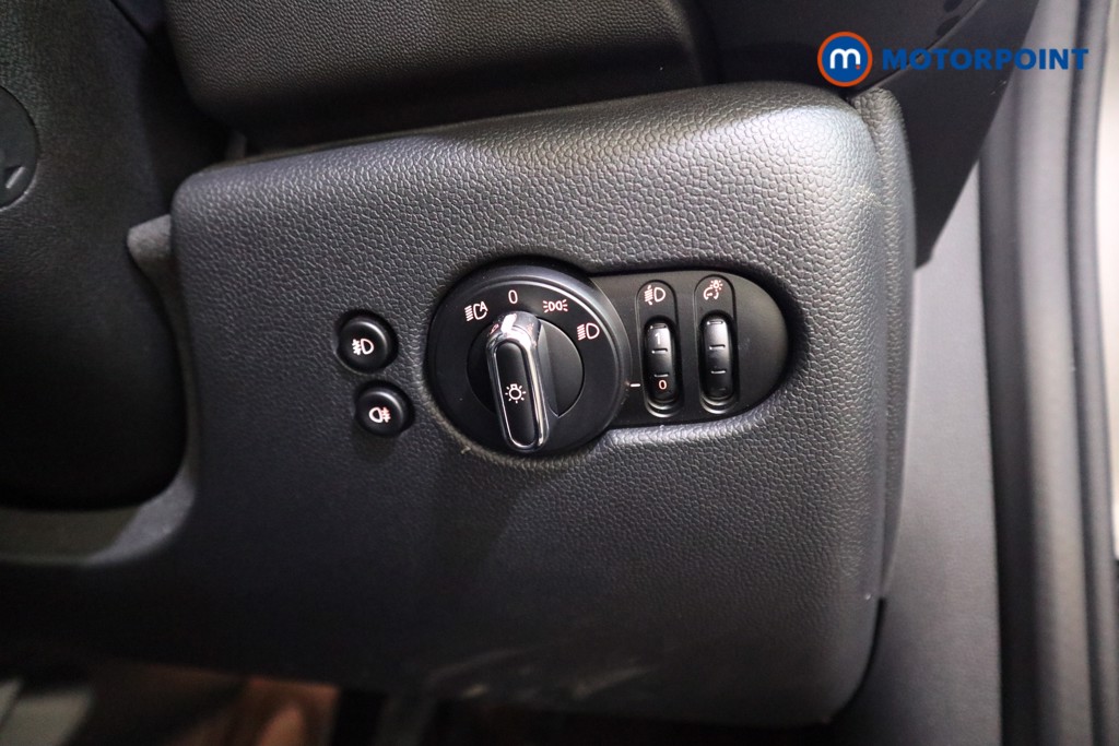 Mini Hatchback Cooper Classic Manual Petrol Hatchback - Stock Number (1623881) - 12th supplementary image