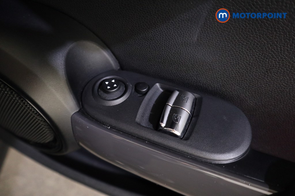 Mini Hatchback Cooper Classic Manual Petrol Hatchback - Stock Number (1623881) - 13th supplementary image