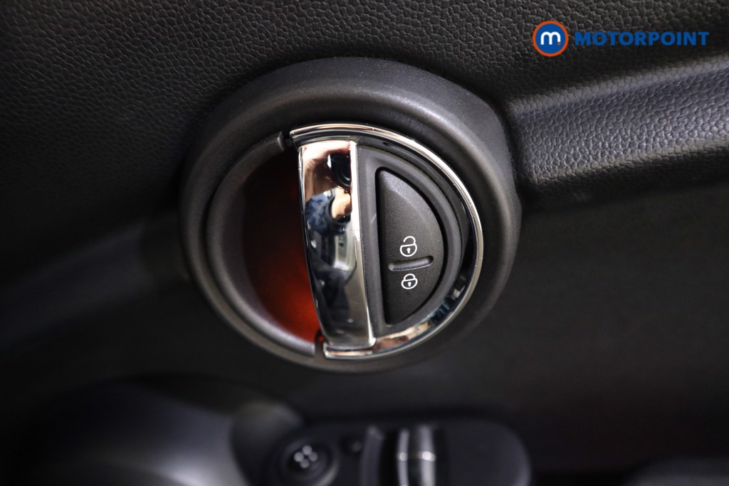 Mini Hatchback Cooper Classic Manual Petrol Hatchback - Stock Number (1623881) - 14th supplementary image