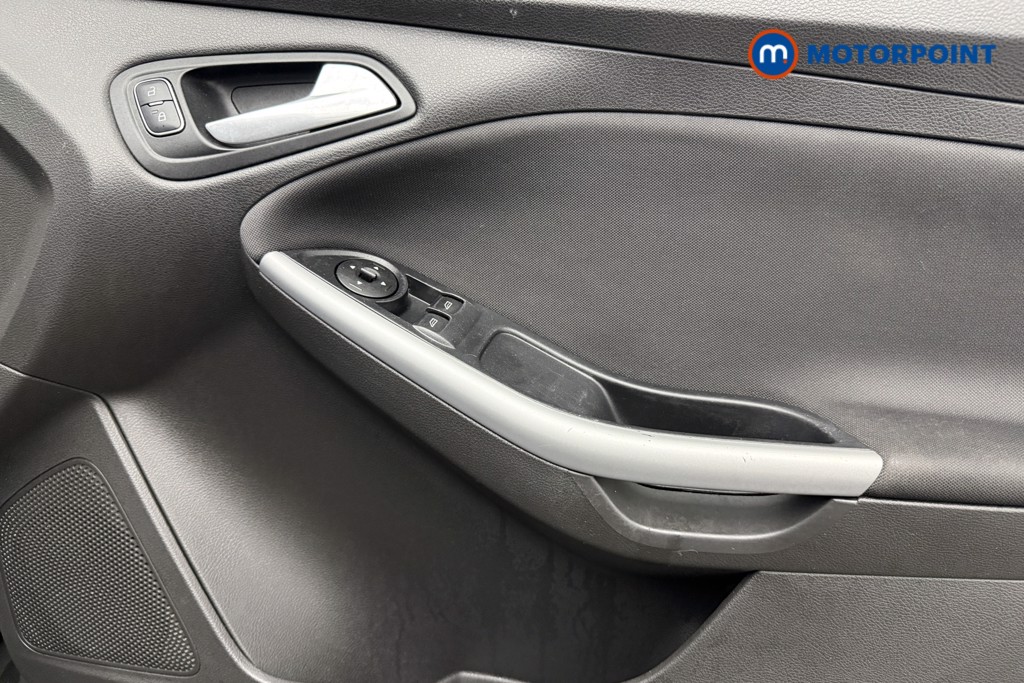 Ford Focus Zetec Edition Manual Petrol Hatchback - Stock Number (1625630) - 18th supplementary image