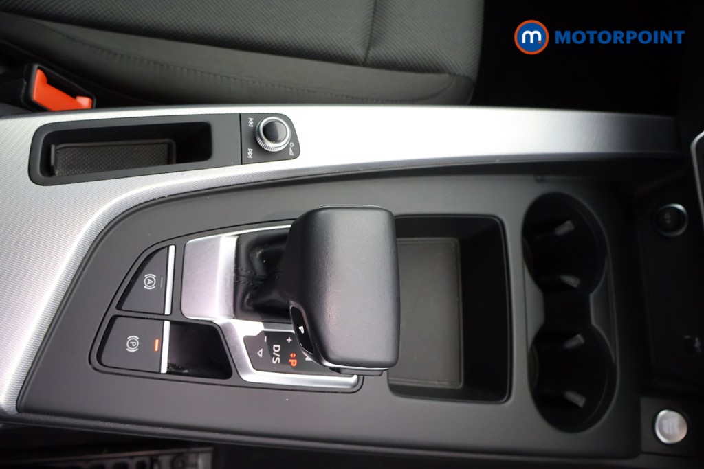 Audi A4 Technik Automatic Diesel Estate - Stock Number (1626439) - 9th supplementary image