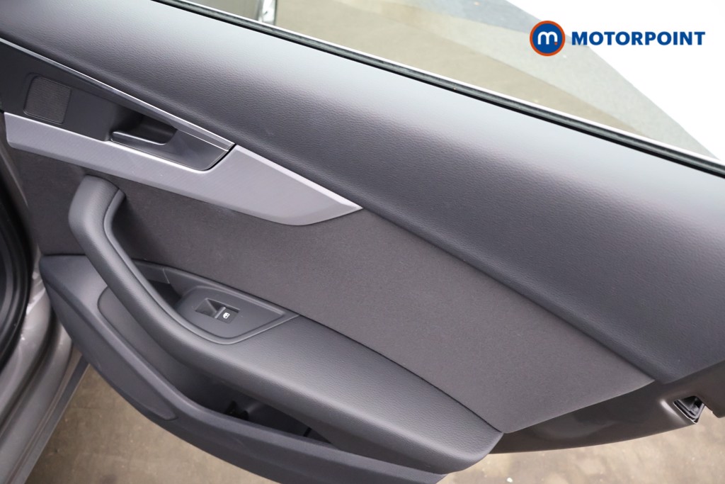 Audi A4 Technik Automatic Diesel Estate - Stock Number (1626439) - 17th supplementary image