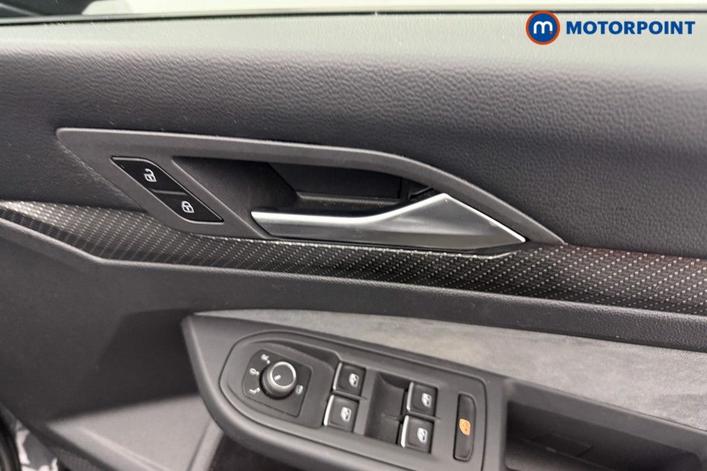 Volkswagen Golf R-Line Manual Petrol Hatchback - Stock Number (1626441) - 9th supplementary image