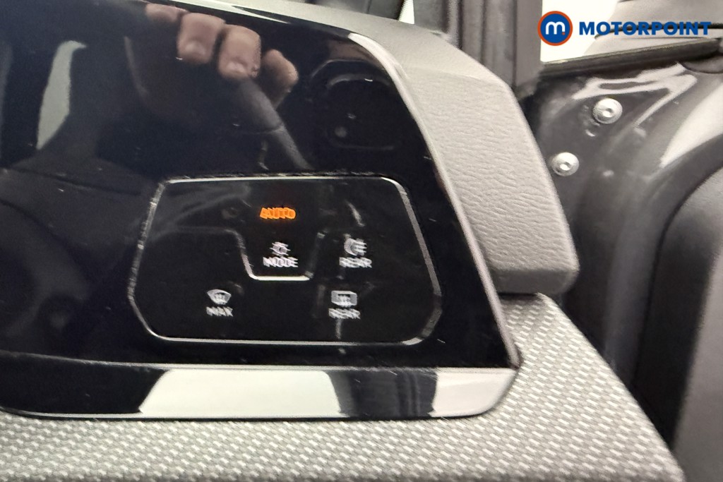 Volkswagen Golf R-Line Manual Petrol Hatchback - Stock Number (1626441) - 11th supplementary image