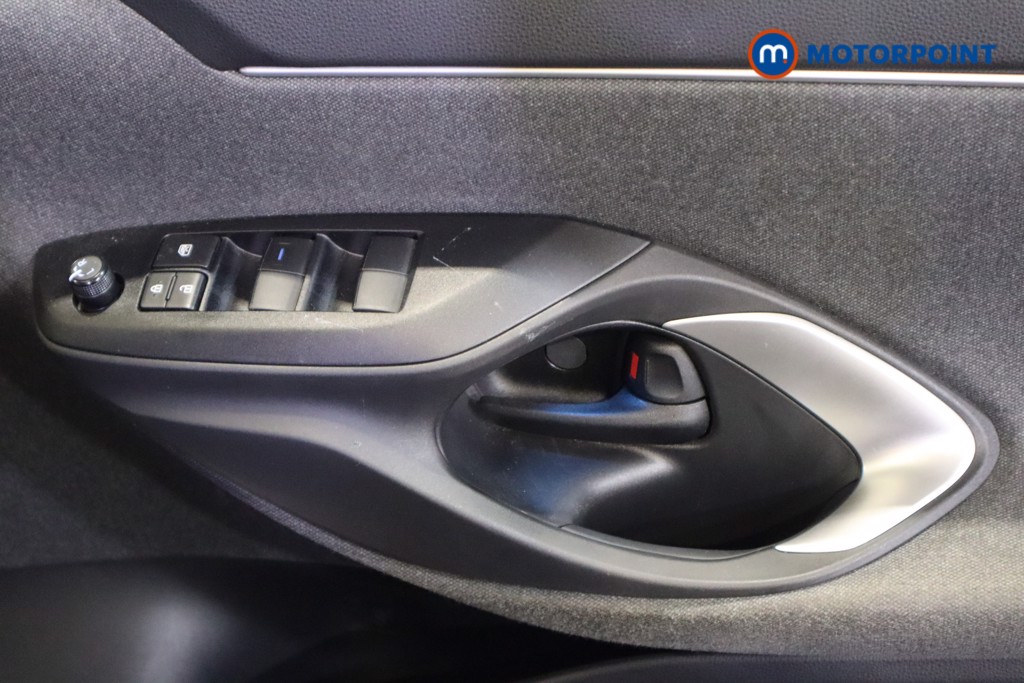 Toyota Yaris Cross Design Automatic Petrol-Electric Hybrid Estate - Stock Number (1626620) - 14th supplementary image