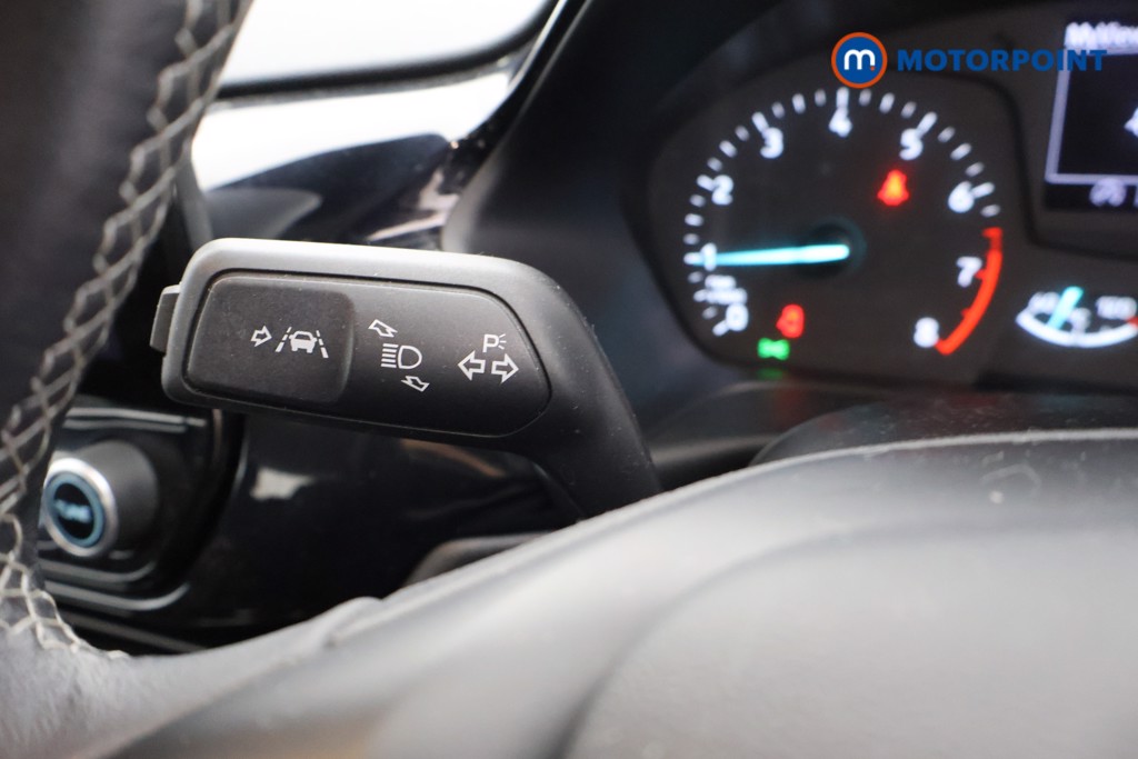 Ford Fiesta Zetec Manual Petrol Hatchback - Stock Number (1627236) - 5th supplementary image