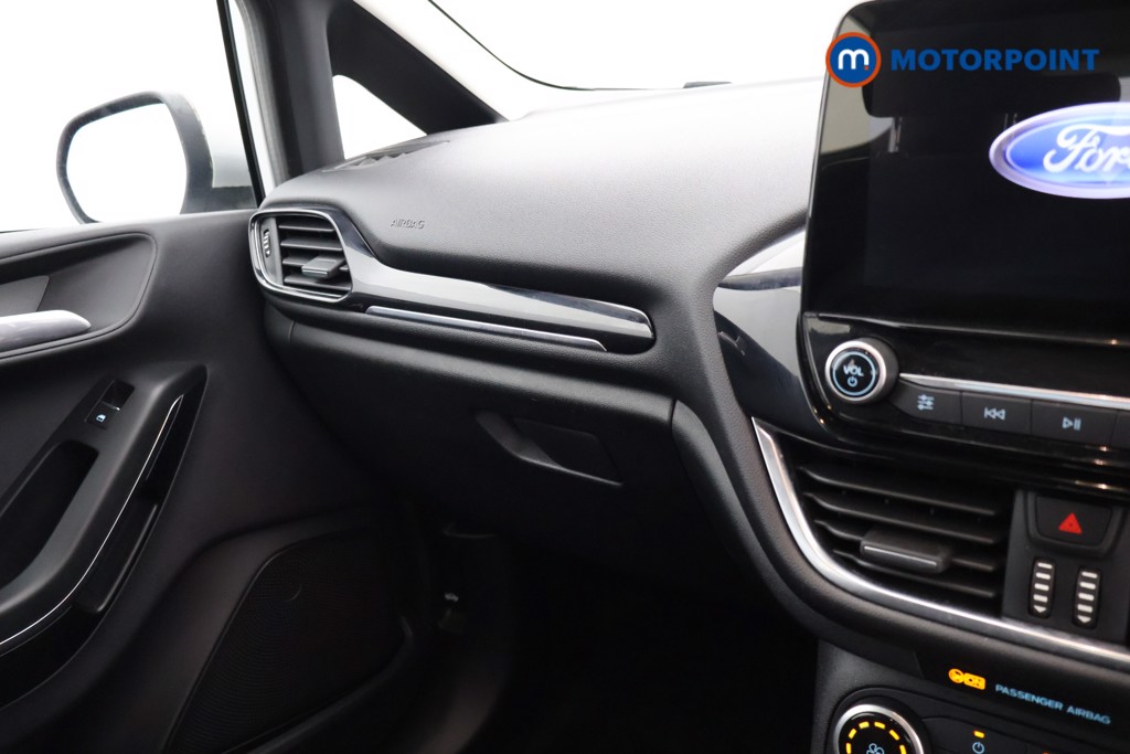 Ford Fiesta Zetec Manual Petrol Hatchback - Stock Number (1627236) - 9th supplementary image