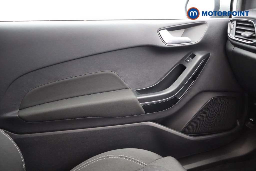 Ford Fiesta Zetec Manual Petrol Hatchback - Stock Number (1627236) - 10th supplementary image