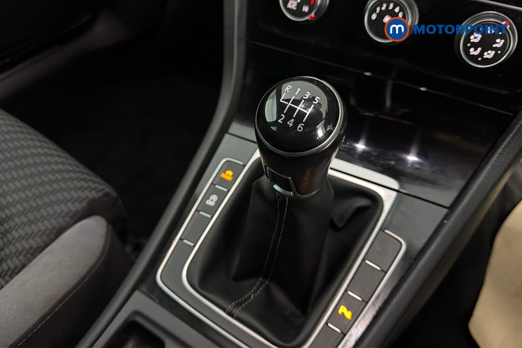 Volkswagen Golf R-Line Manual Petrol Hatchback - Stock Number (1597472) - 6th supplementary image