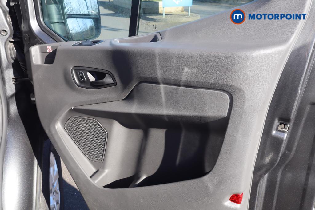 Ford Transit Limited Automatic Diesel Medium Roof Van - Stock Number (1605124) - 10th supplementary image