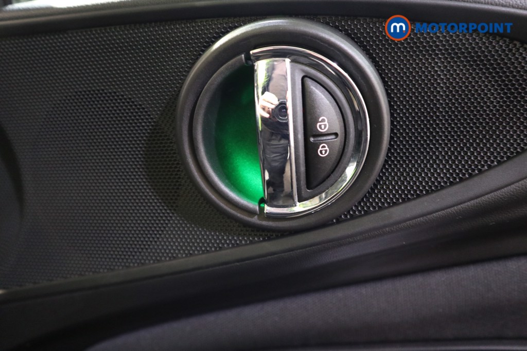 Mini Clubman Cooper Classic Manual Petrol Estate - Stock Number (1609562) - 14th supplementary image