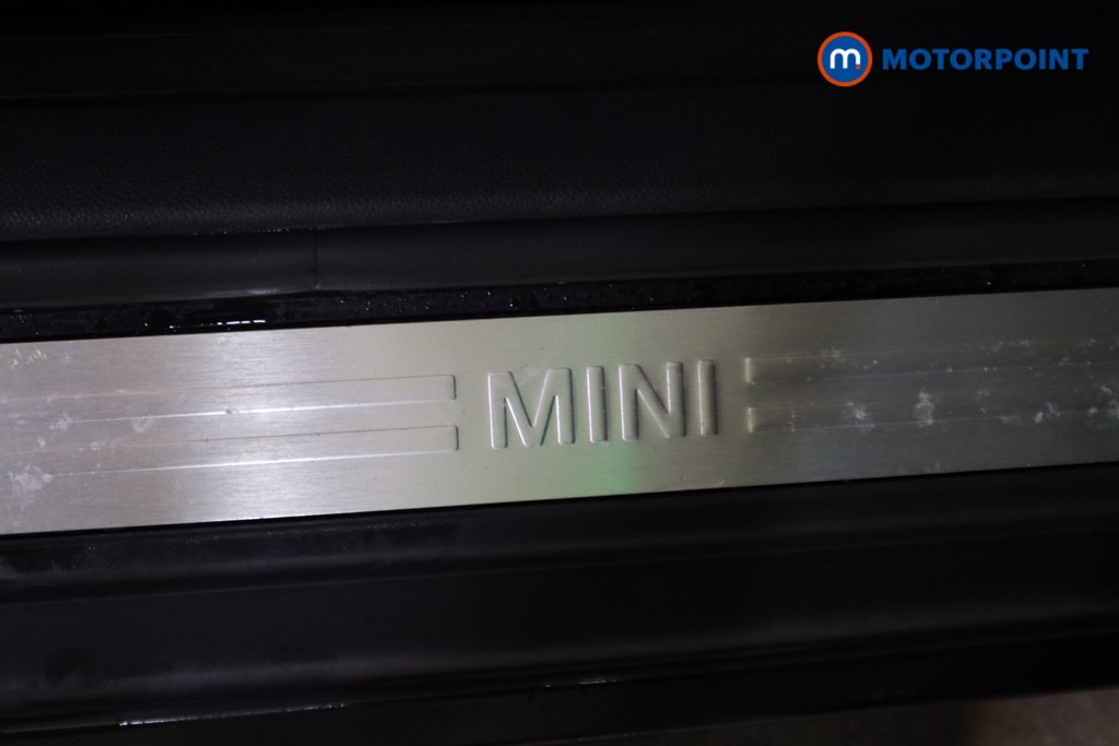 Mini Clubman Cooper Classic Manual Petrol Estate - Stock Number (1609562) - 15th supplementary image