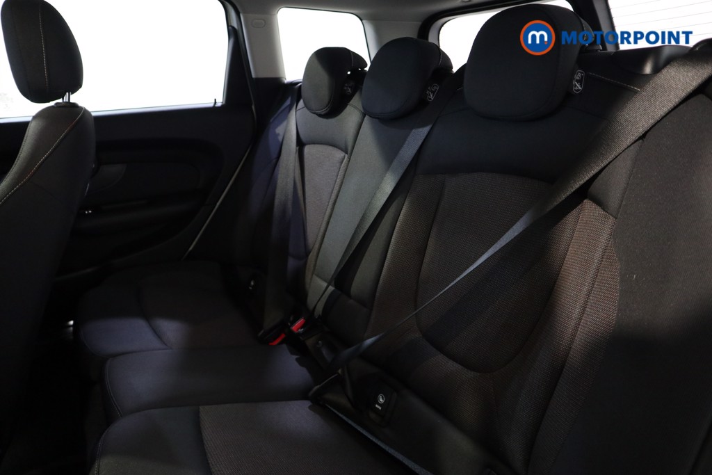 Mini Clubman Cooper Classic Manual Petrol Estate - Stock Number (1609562) - 17th supplementary image