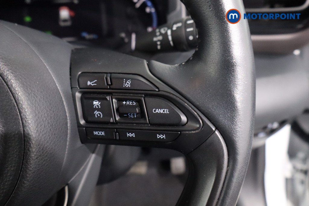 Toyota Yaris Cross Excel Automatic Petrol-Electric Hybrid Estate - Stock Number (1609756) - 8th supplementary image