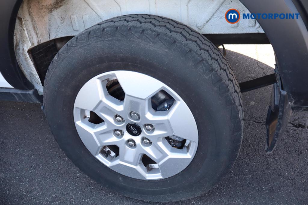 Ford Transit Limited Automatic Diesel Medium Roof Van - Stock Number (1611449) - 5th supplementary image