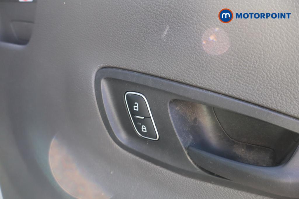 Ford Transit Limited Automatic Diesel Medium Roof Van - Stock Number (1611449) - 11th supplementary image