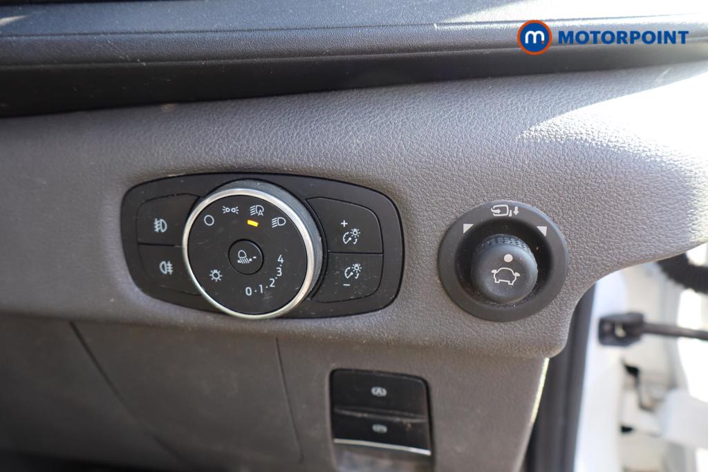 Ford Transit Limited Automatic Diesel Medium Roof Van - Stock Number (1611449) - 13th supplementary image