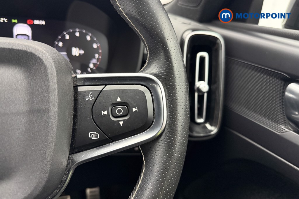 Volvo Xc40 R Design Manual Petrol SUV - Stock Number (1612114) - 8th supplementary image