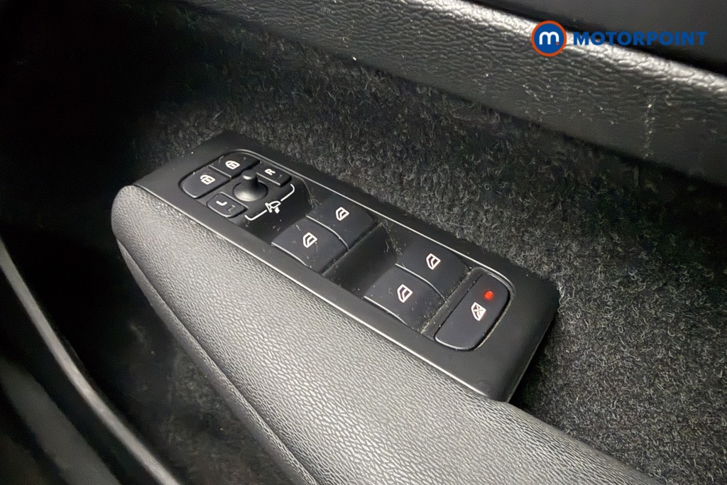 Volvo Xc40 R Design Manual Petrol SUV - Stock Number (1612114) - 16th supplementary image