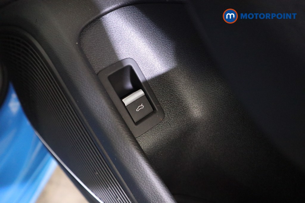 Audi A4 Black Edition Manual Petrol Saloon - Stock Number (1612262) - 14th supplementary image