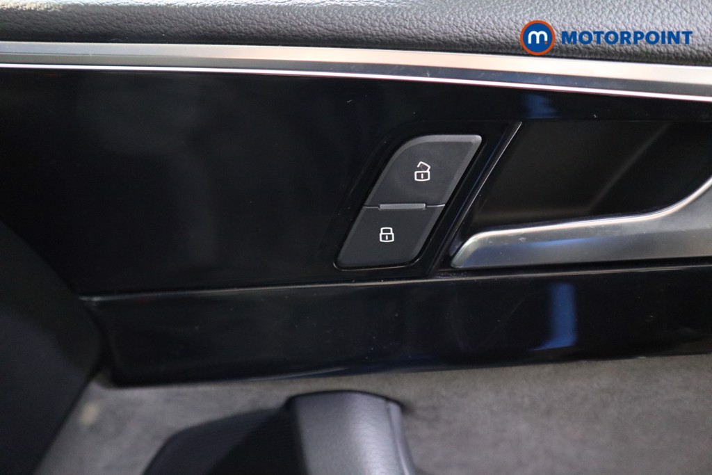 Audi A4 Black Edition Manual Petrol Saloon - Stock Number (1612262) - 16th supplementary image