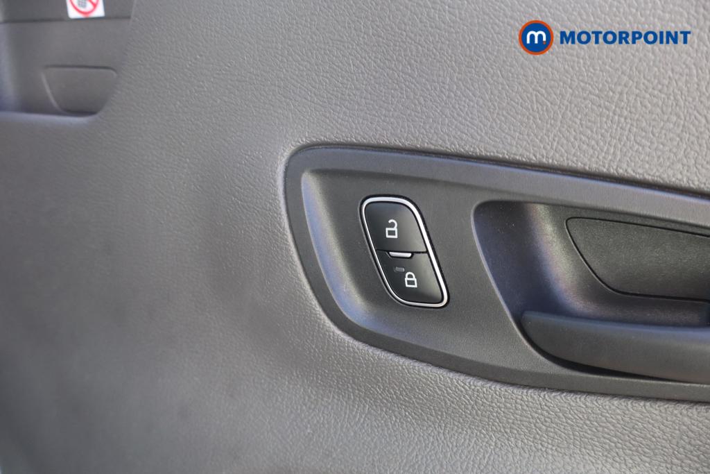 Ford Transit Limited Automatic Diesel Medium Roof Van - Stock Number (1614677) - 3rd supplementary image