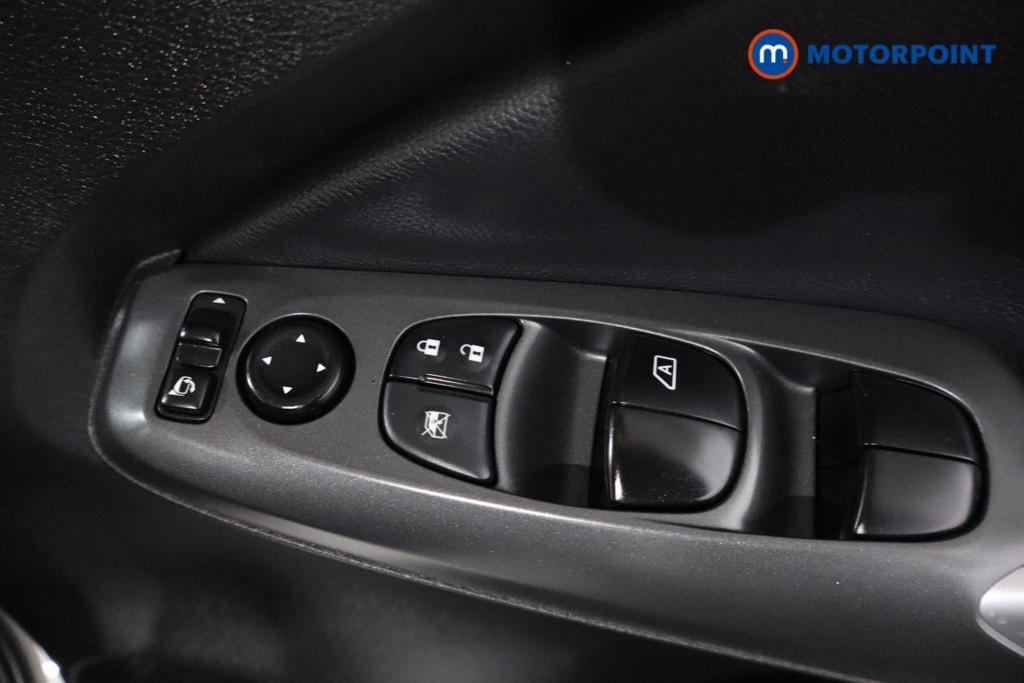 Nissan Juke Acenta Premium Manual Petrol SUV - Stock Number (1615900) - 11th supplementary image