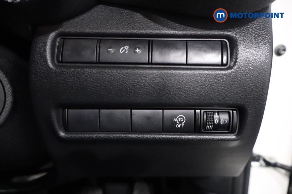 Nissan Juke Acenta Premium Manual Petrol SUV - Stock Number (1615900) - 13th supplementary image