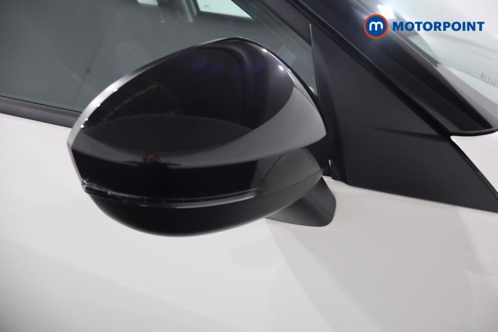 Nissan Juke Acenta Premium Manual Petrol SUV - Stock Number (1615900) - 20th supplementary image