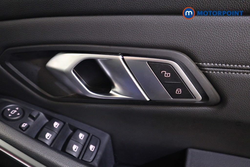 BMW 3 Series M Sport Automatic Petrol Plug-In Hybrid Saloon - Stock Number (1615983) - 17th supplementary image