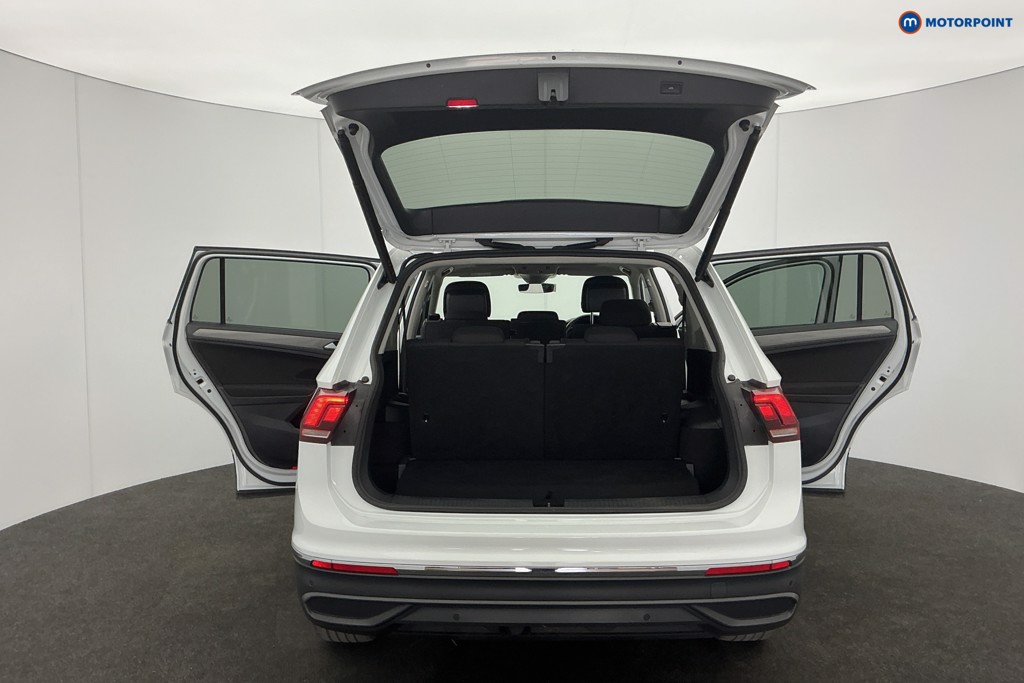 Volkswagen Tiguan Allspace Life Automatic Petrol SUV - Stock Number (1616067) - 4th supplementary image