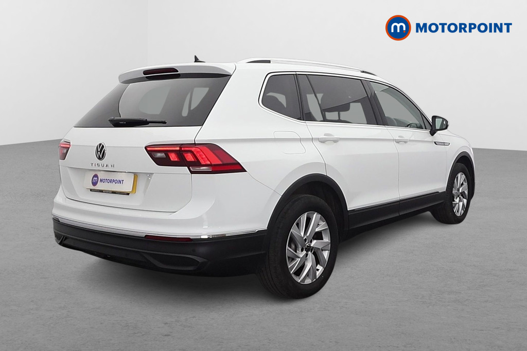 Volkswagen Tiguan Allspace Life Automatic Petrol SUV - Stock Number (1616067) - Drivers side rear corner