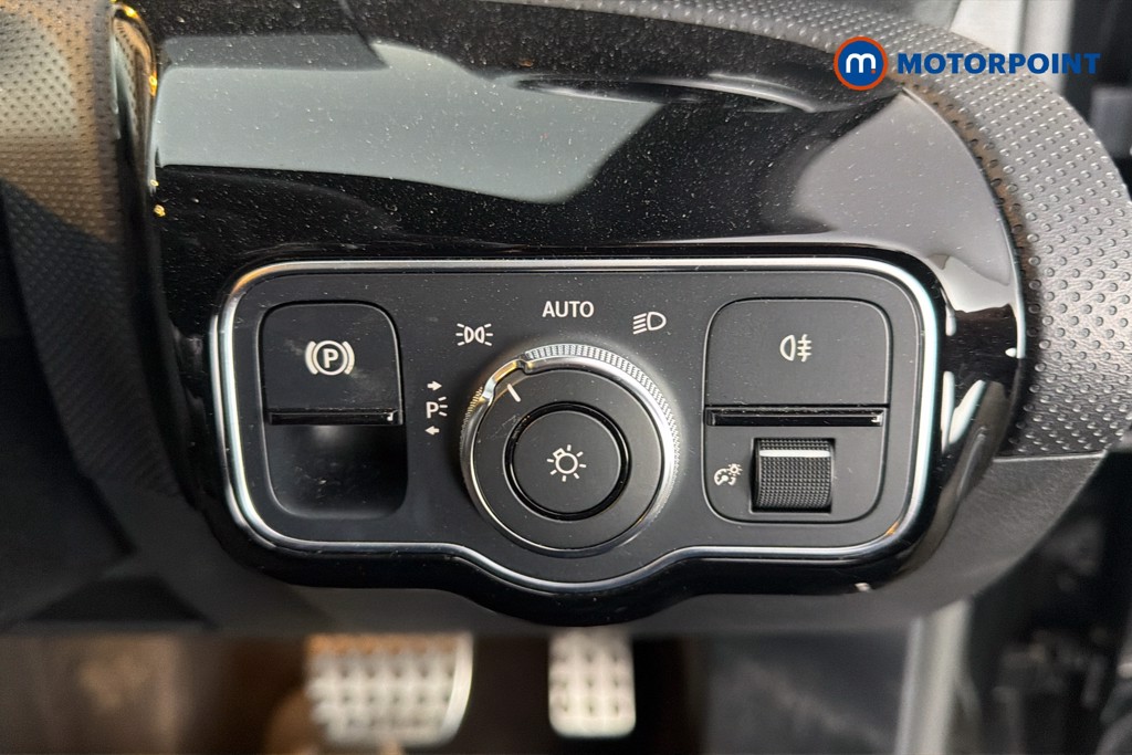 Mercedes-Benz A Class Amg Line Automatic Petrol Hatchback - Stock Number (1617433) - 17th supplementary image