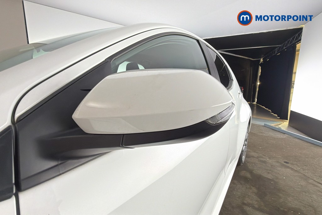 Toyota Yaris Design Automatic Petrol-Electric Hybrid Hatchback - Stock Number (1617578) - Front bumper