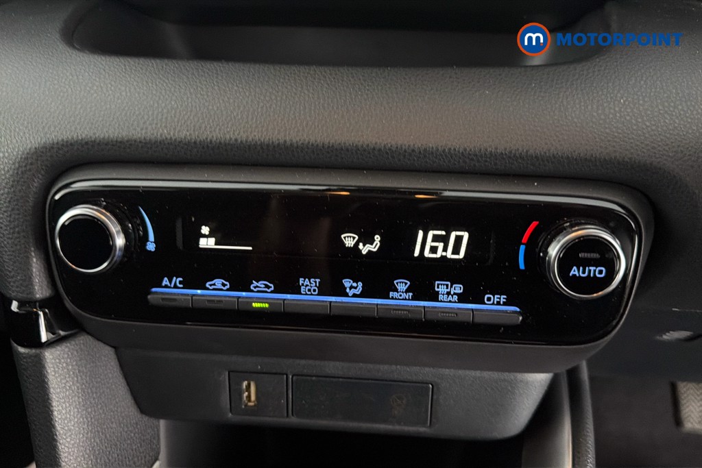 Toyota Yaris Design Automatic Petrol-Electric Hybrid Hatchback - Stock Number (1617578) - 13th supplementary image