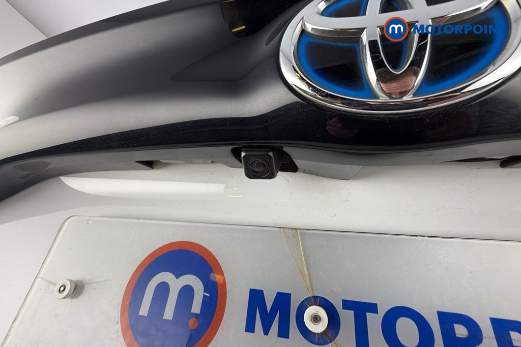 Toyota Yaris Design Automatic Petrol-Electric Hybrid Hatchback - Stock Number (1617578) - 40th supplementary image