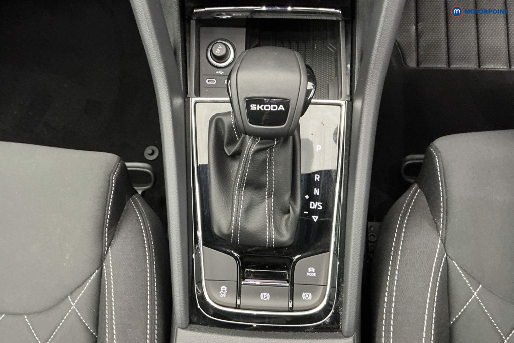 Skoda Karoq Sportline Edition Automatic Petrol SUV - Stock Number (1621007) - 20th supplementary image
