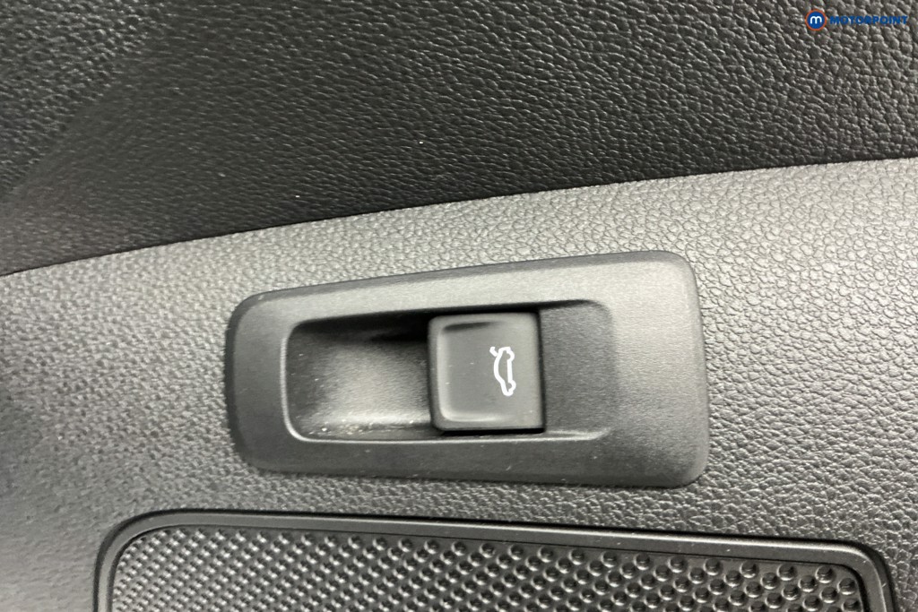 Skoda Karoq Sportline Edition Automatic Petrol SUV - Stock Number (1621007) - 32nd supplementary image