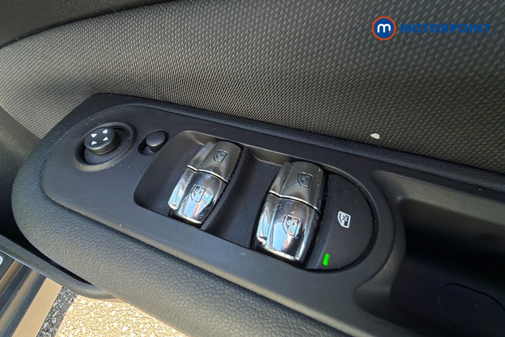 Mini Clubman Cooper S Classic Manual Petrol Estate - Stock Number (1621029) - 20th supplementary image